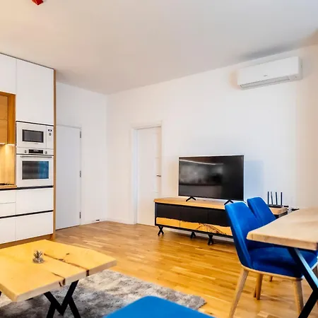 Arena Mall Galleria Securities Parking 3 * Μπουργκάς